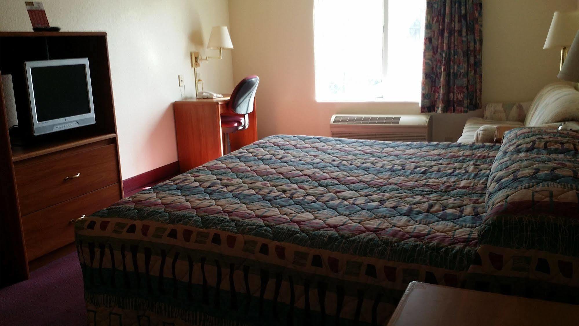 Budget Host Inn Allegan Esterno foto